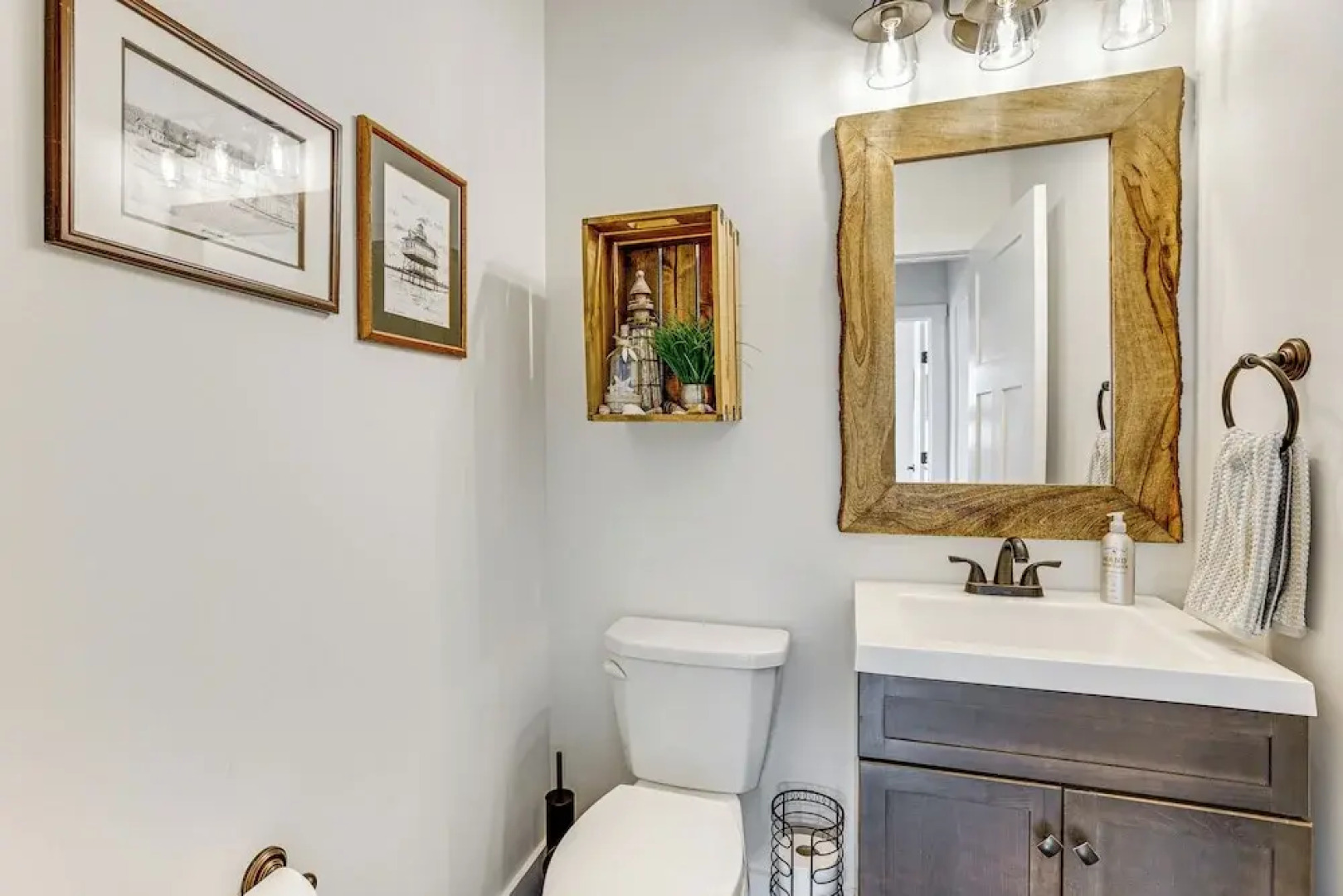 Near Solomons Island Boardwalk: Home w/ Hot Tub!