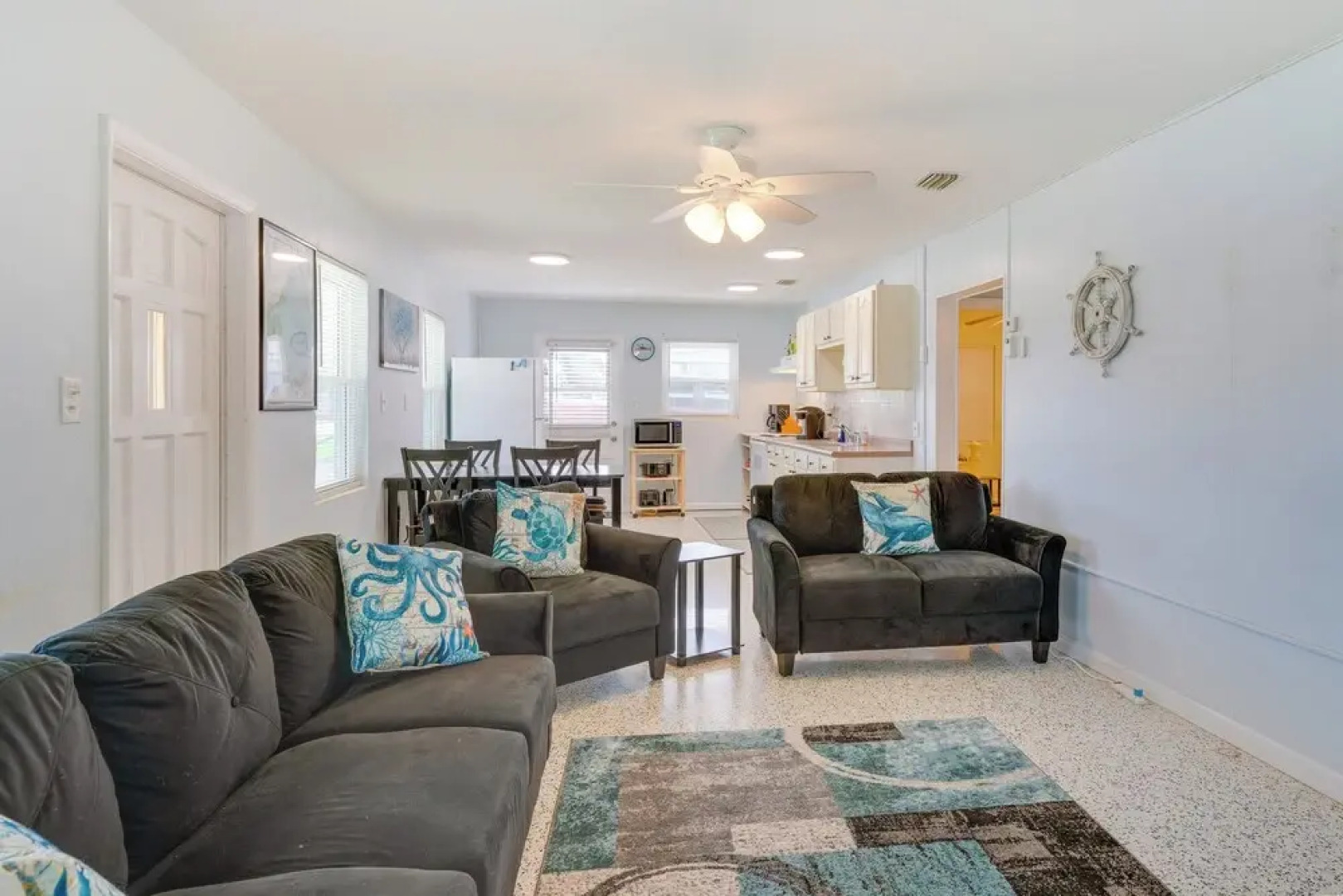 Waterfront Okeechobee Getaway w/ Backyard Dock!