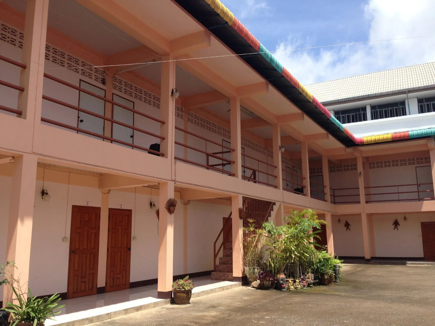 Puangchompoo Place