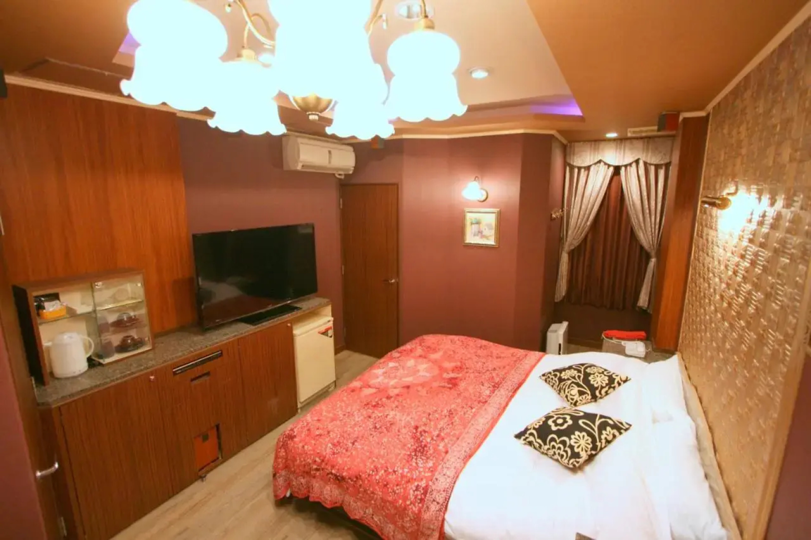 Sari Resort Kawanishi -Adults Only