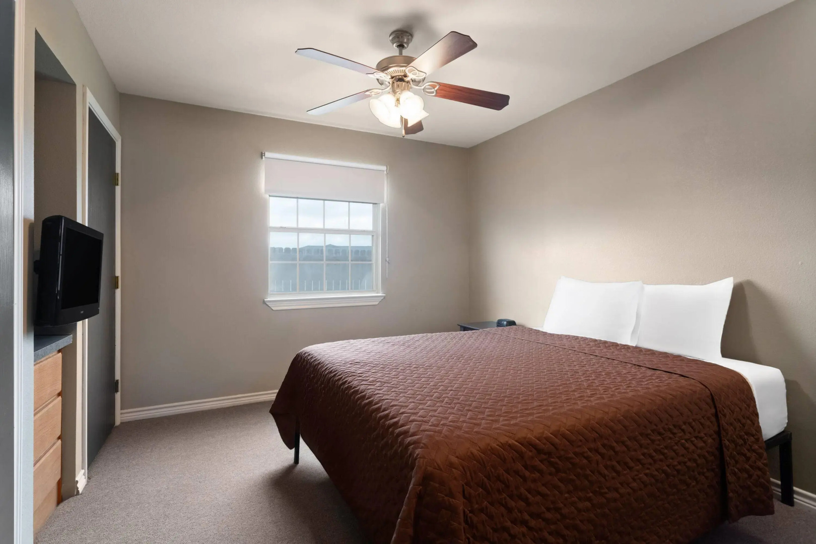 Eagle's Den Suites Carrizo Springs a Travelodge by Wyndham