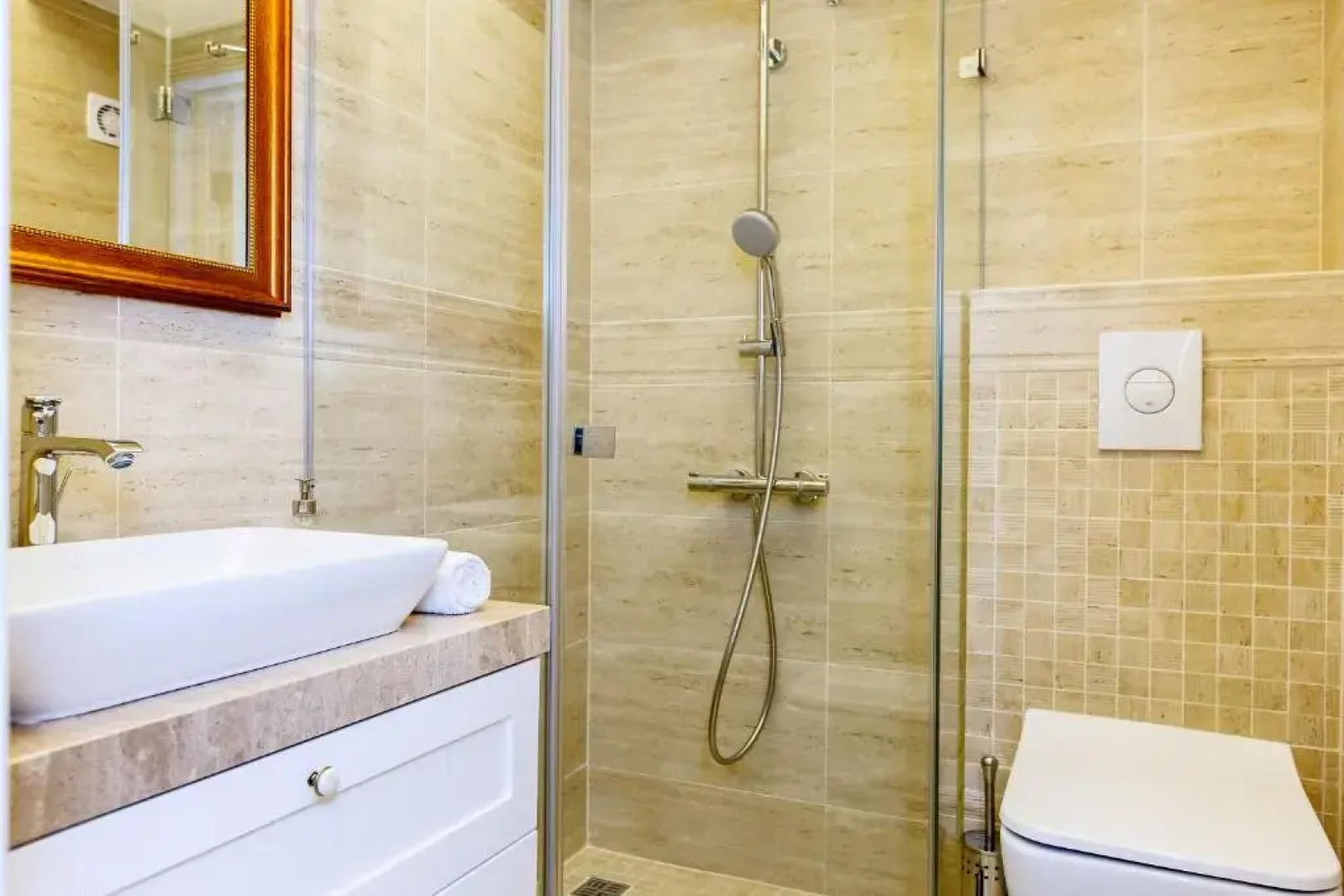 Center Avenue Apartments