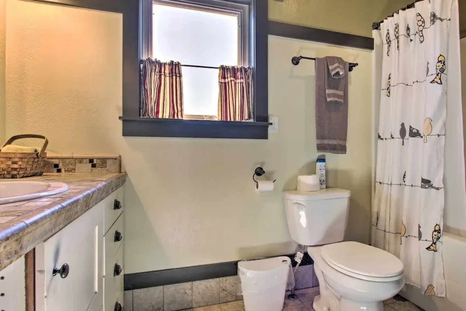 Pet-friendly Choteau Townhouse With Gas Grill!