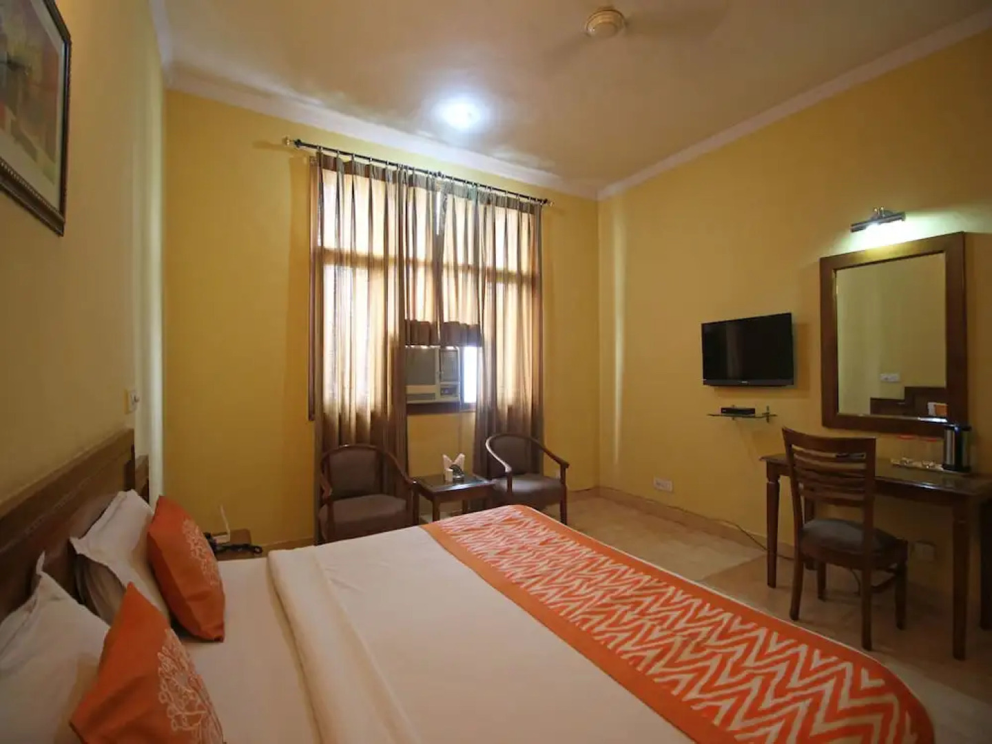 OYO 6977 Hotel Clarks