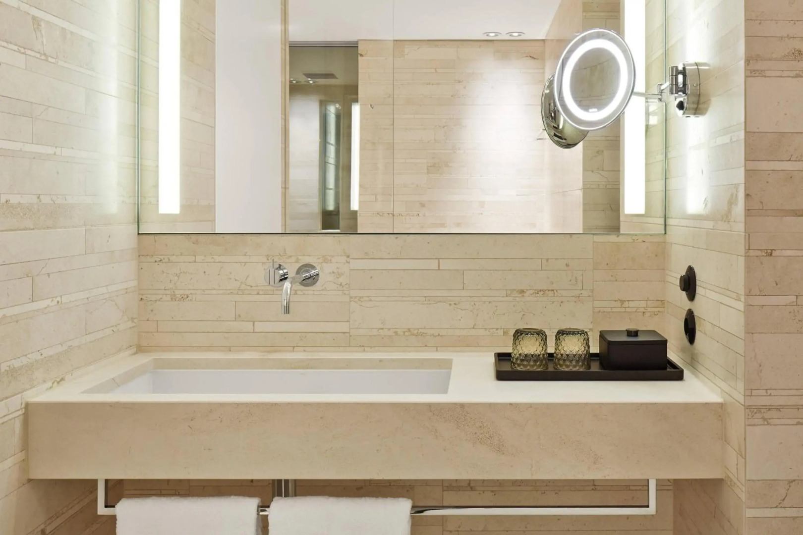 Roomers Baden-Baden, Autograph Collection