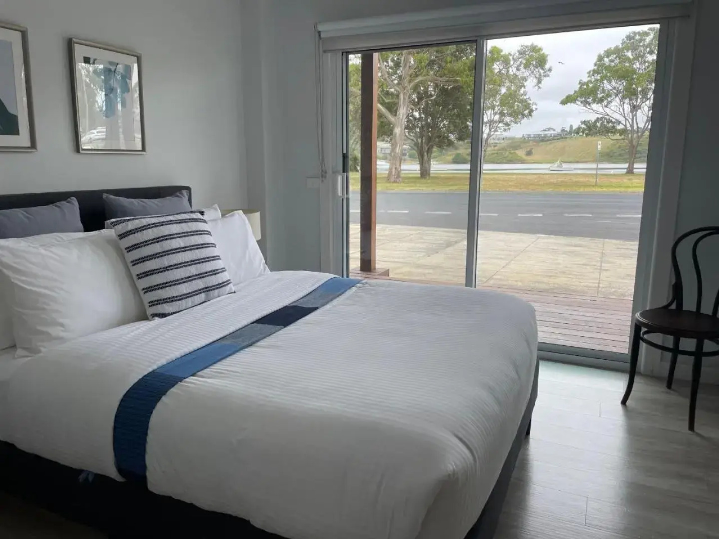 The Wheelhouse - 2BR Waterfront Apt in town