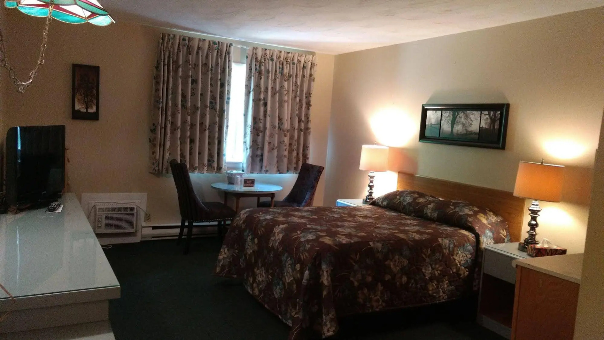 Skyline Motel & Campus Inn