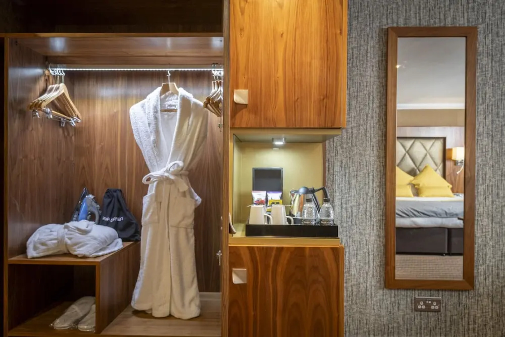 BEST WESTERN PLUS Donnington Manor Hotel