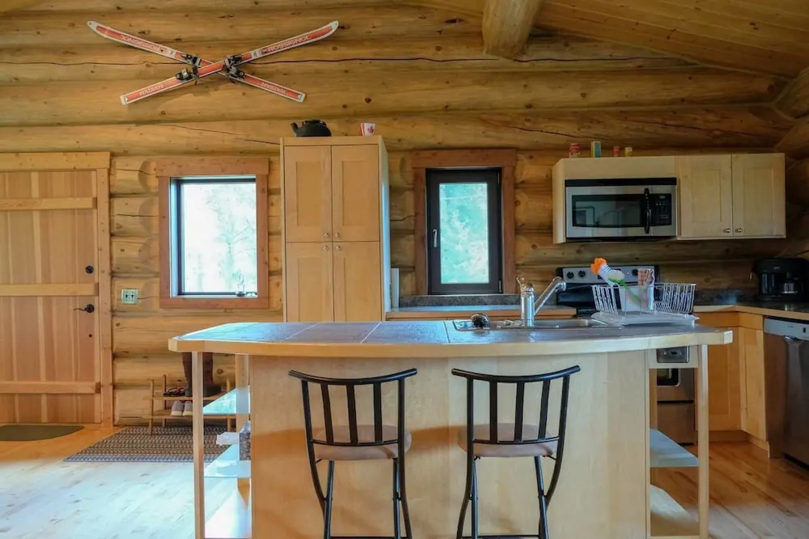 Beautiful Log Chalet Near Fernie, BC