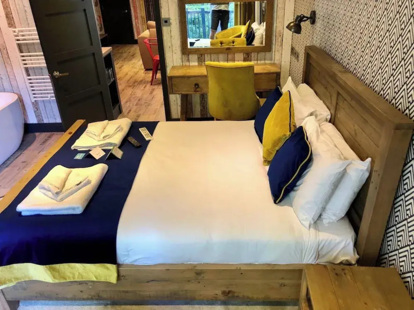 Pet Friendly Lodge - Sleeps 6