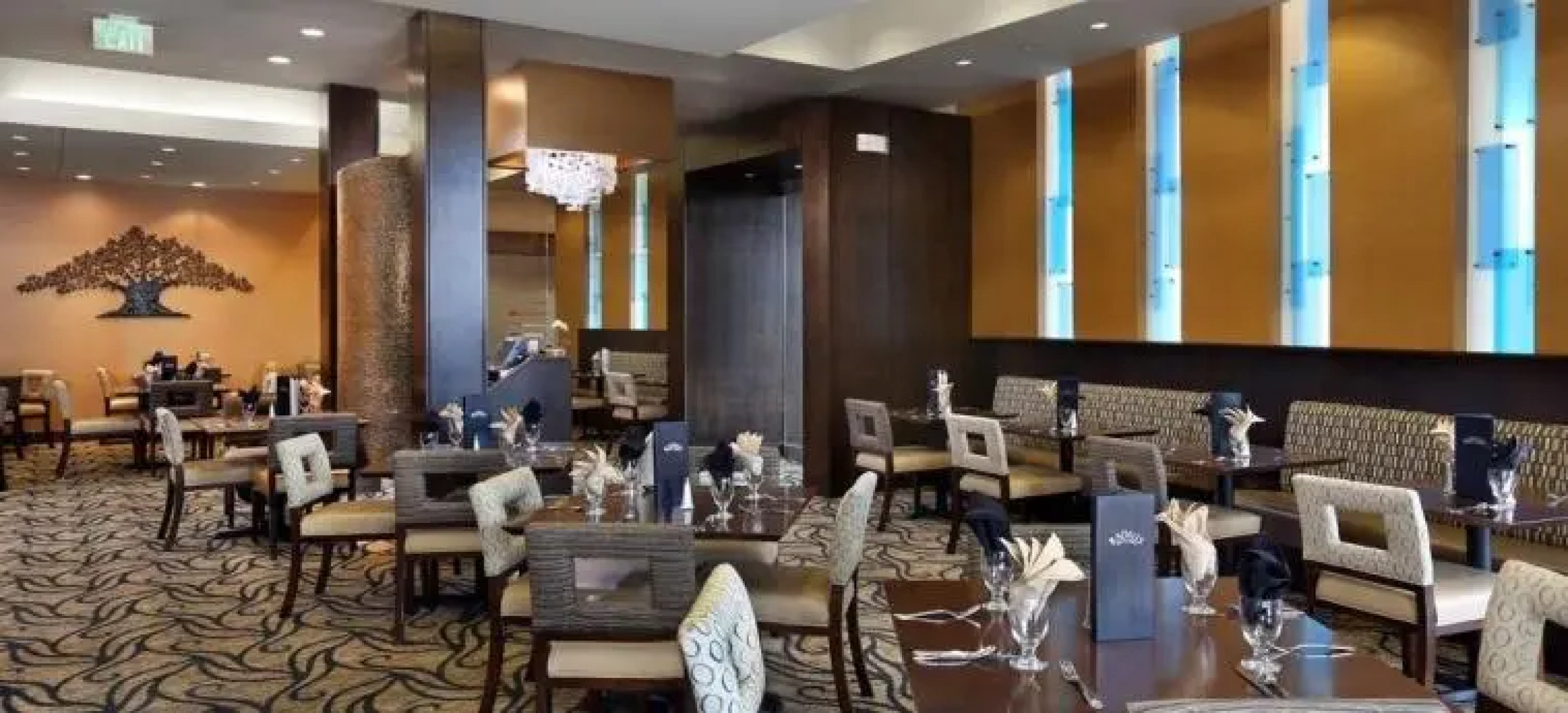 Radisson North Denver Graystone Castle Hotel