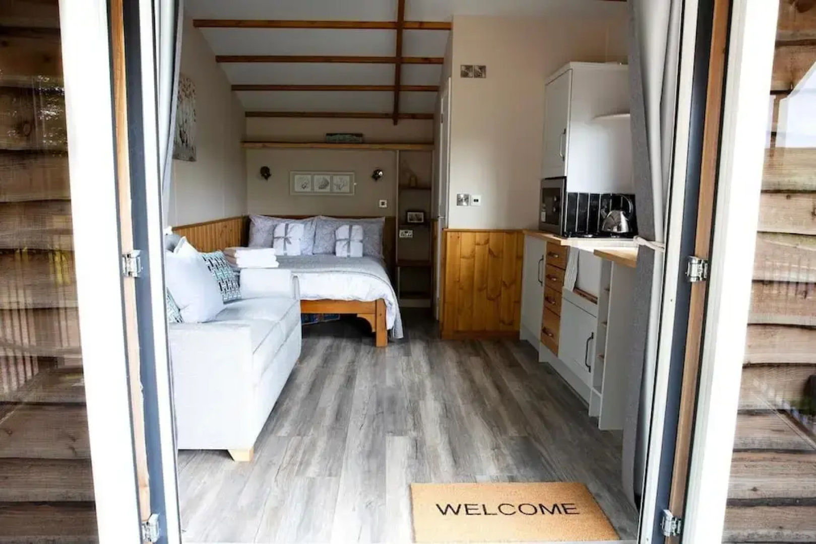 Wildwood Quarry Cabin - Pet Friendly - Sleeps 3/4