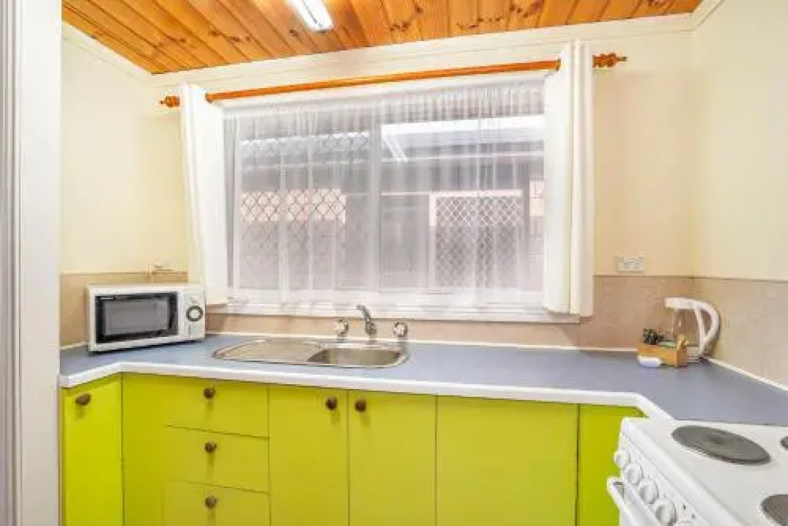 Kellraine Beach Cottages