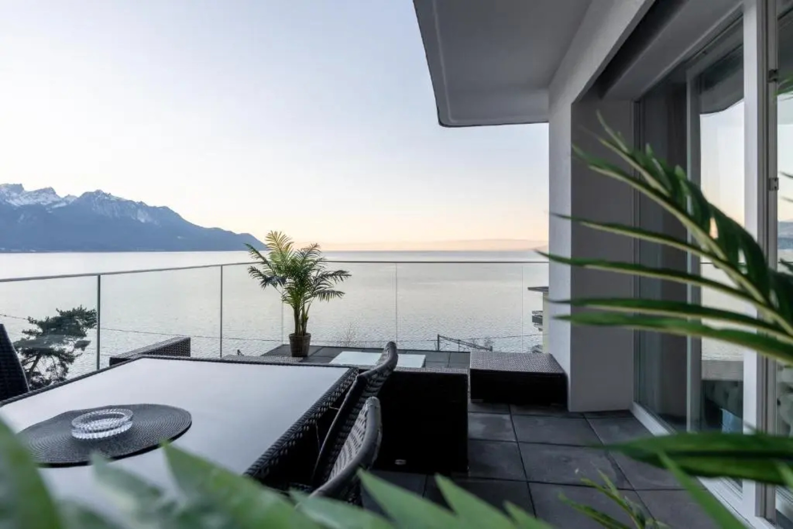 Sunset Home, Appartement de luxe front de lac