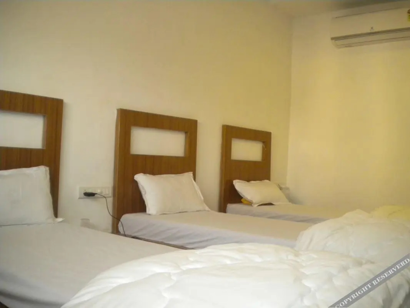 Hotel Midway Residency