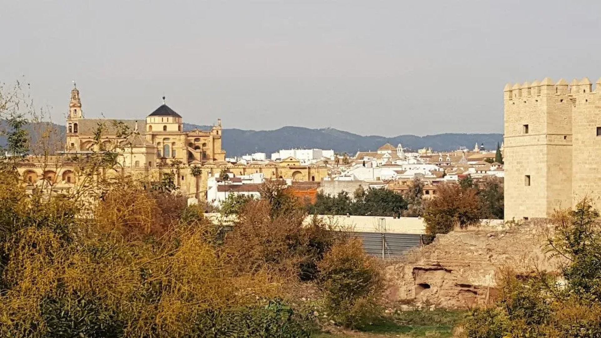 Piso junto al Puente Romano y Mezquita con cochera