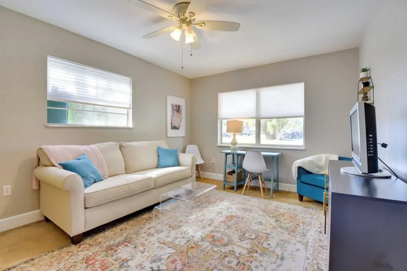 3 Mi to Riverwalk: Pet-friendly Home w/ Yard!