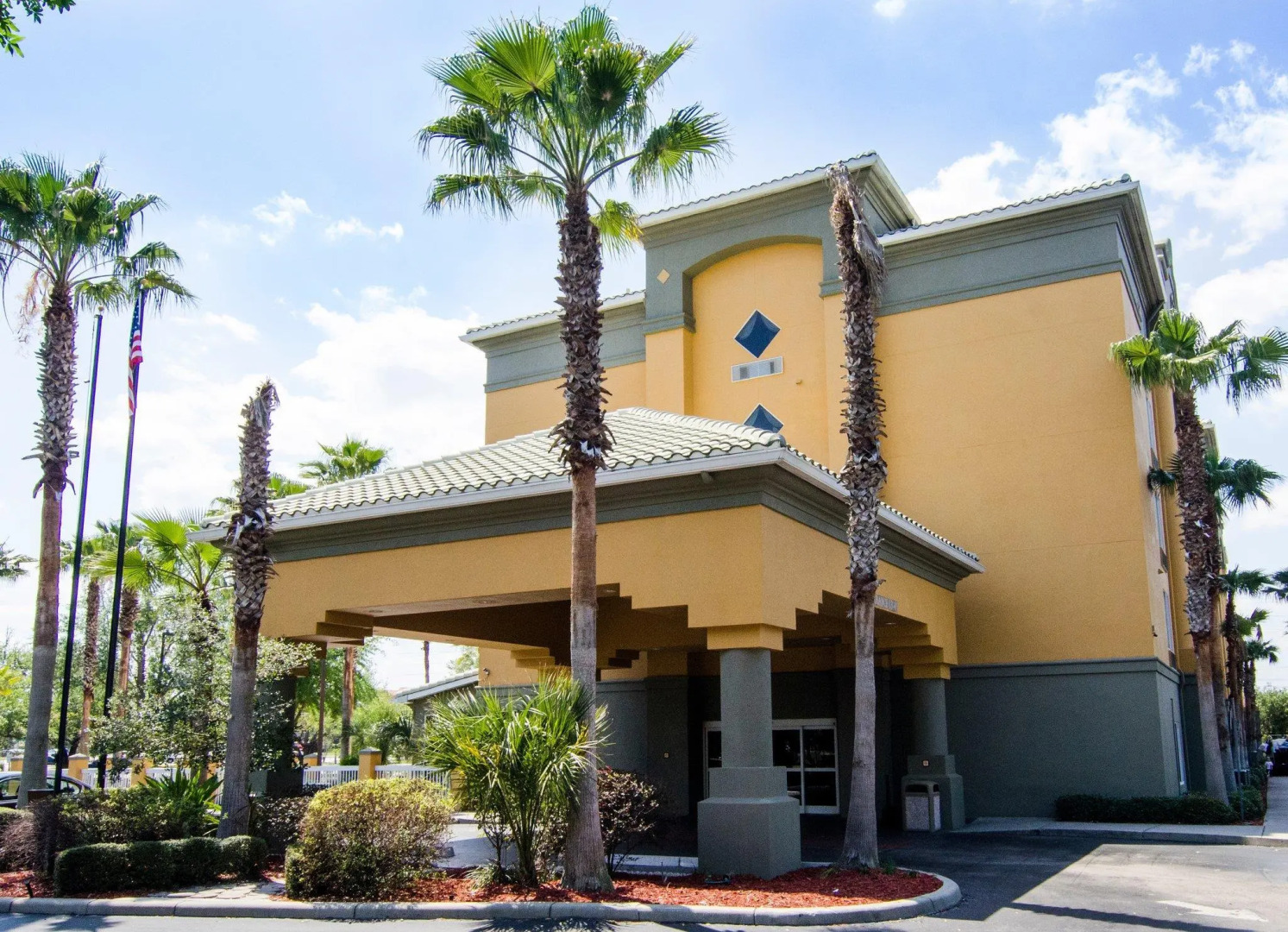 Galleria Palms Hotel