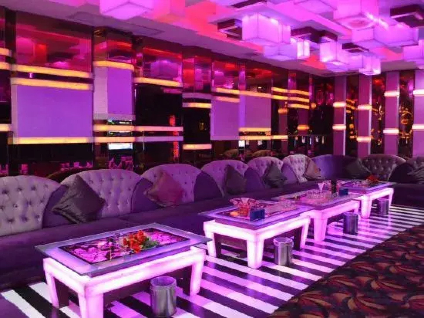 Shen Long Hotel