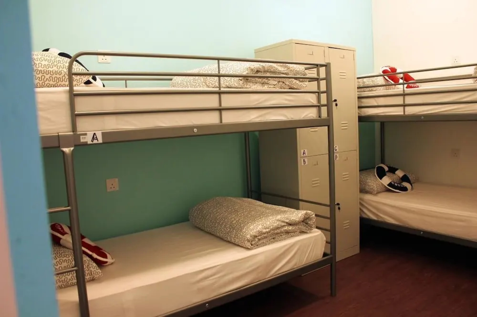 Roof Talk Theme Hostel
