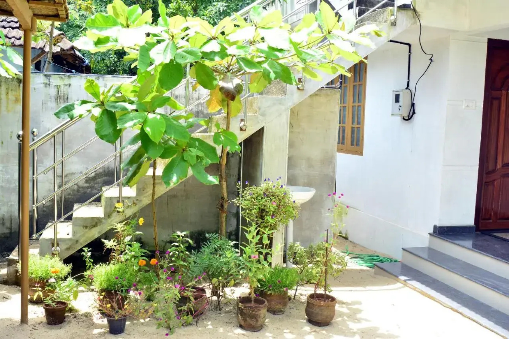 Sea Breeze Beach Home Stay