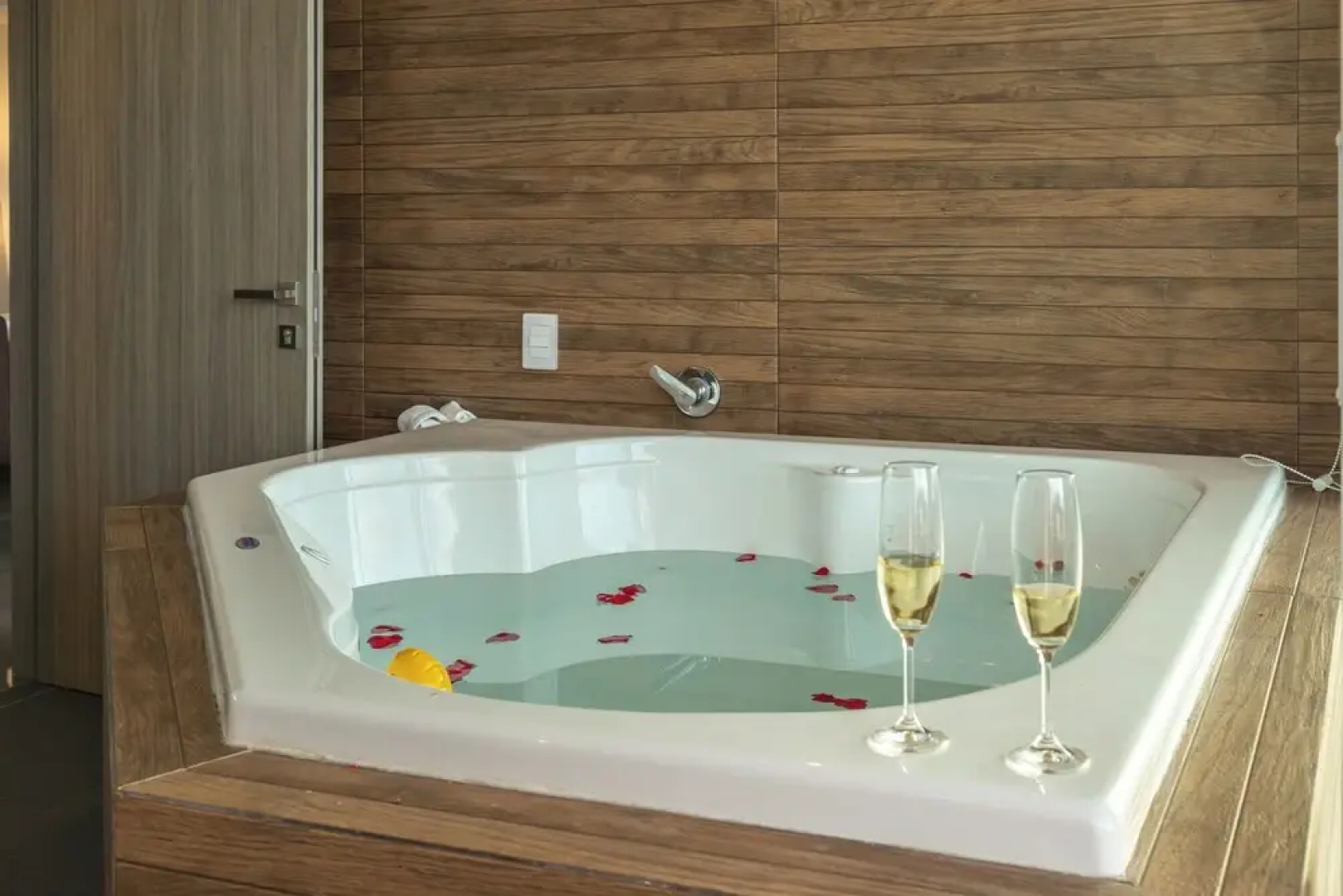 Amazing Top Floor Apartments BBQ Pool Sea View Jungle View