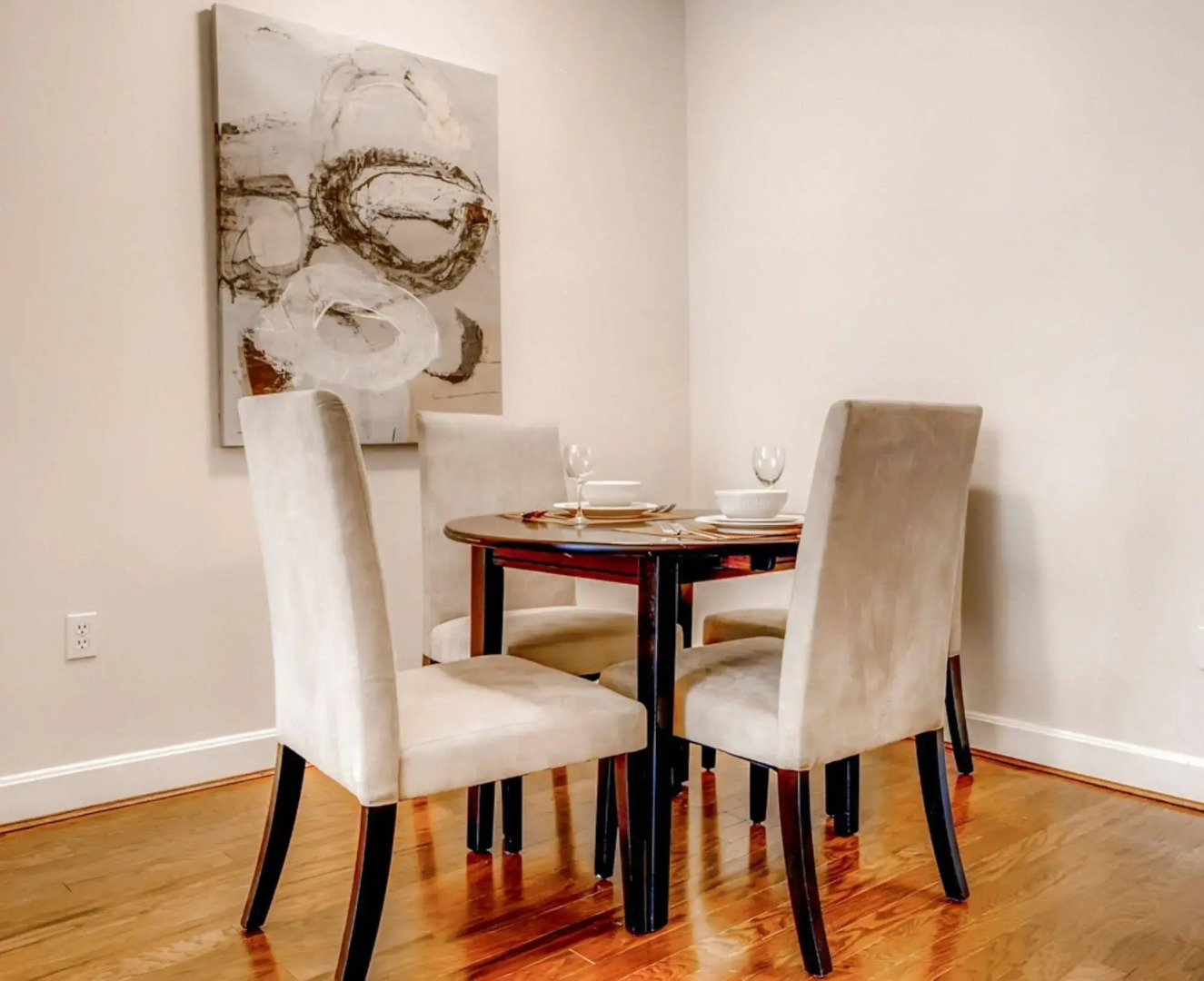 Global Luxury Suites at Main Street