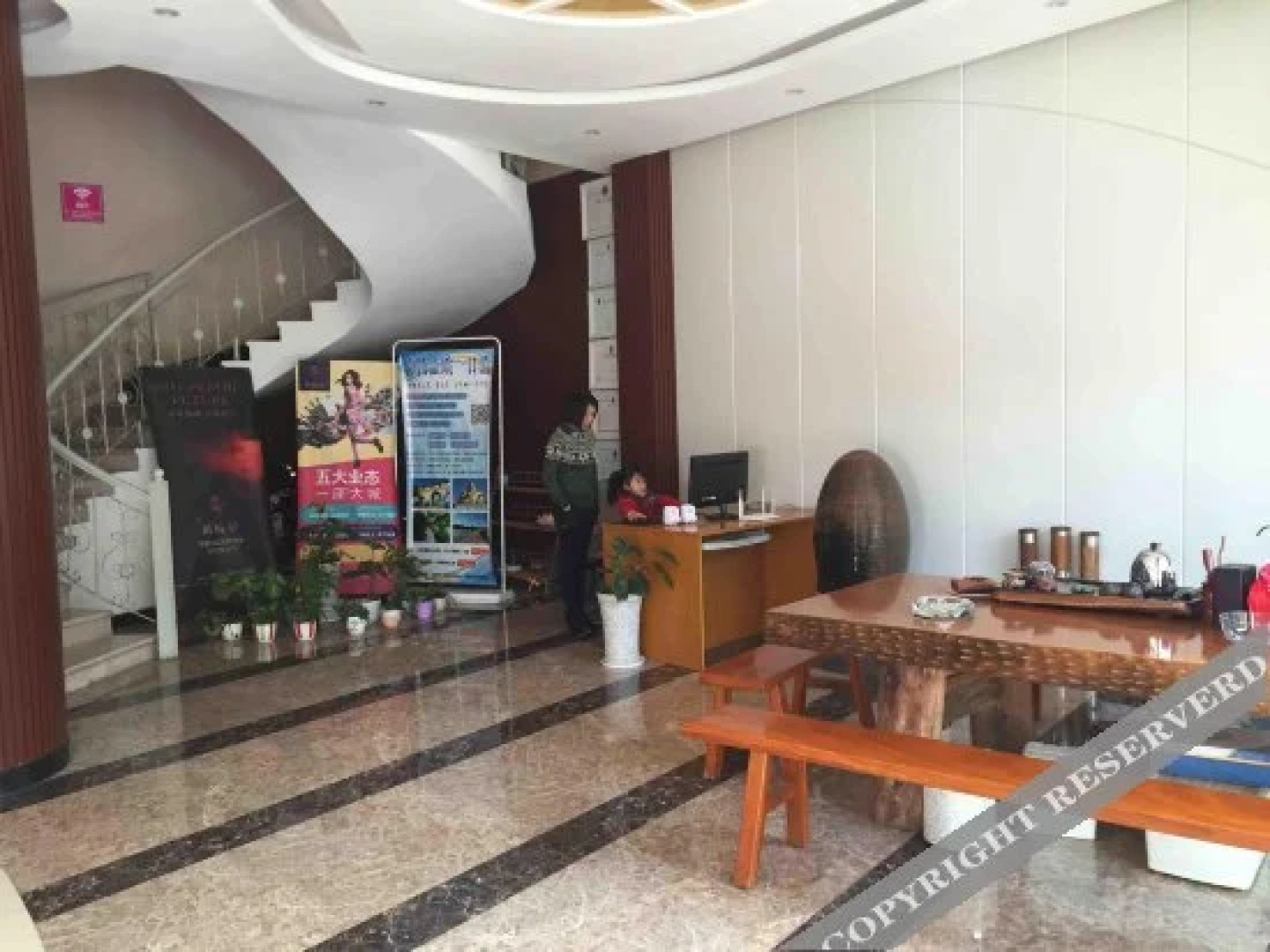 Sunday Holiday Hotel