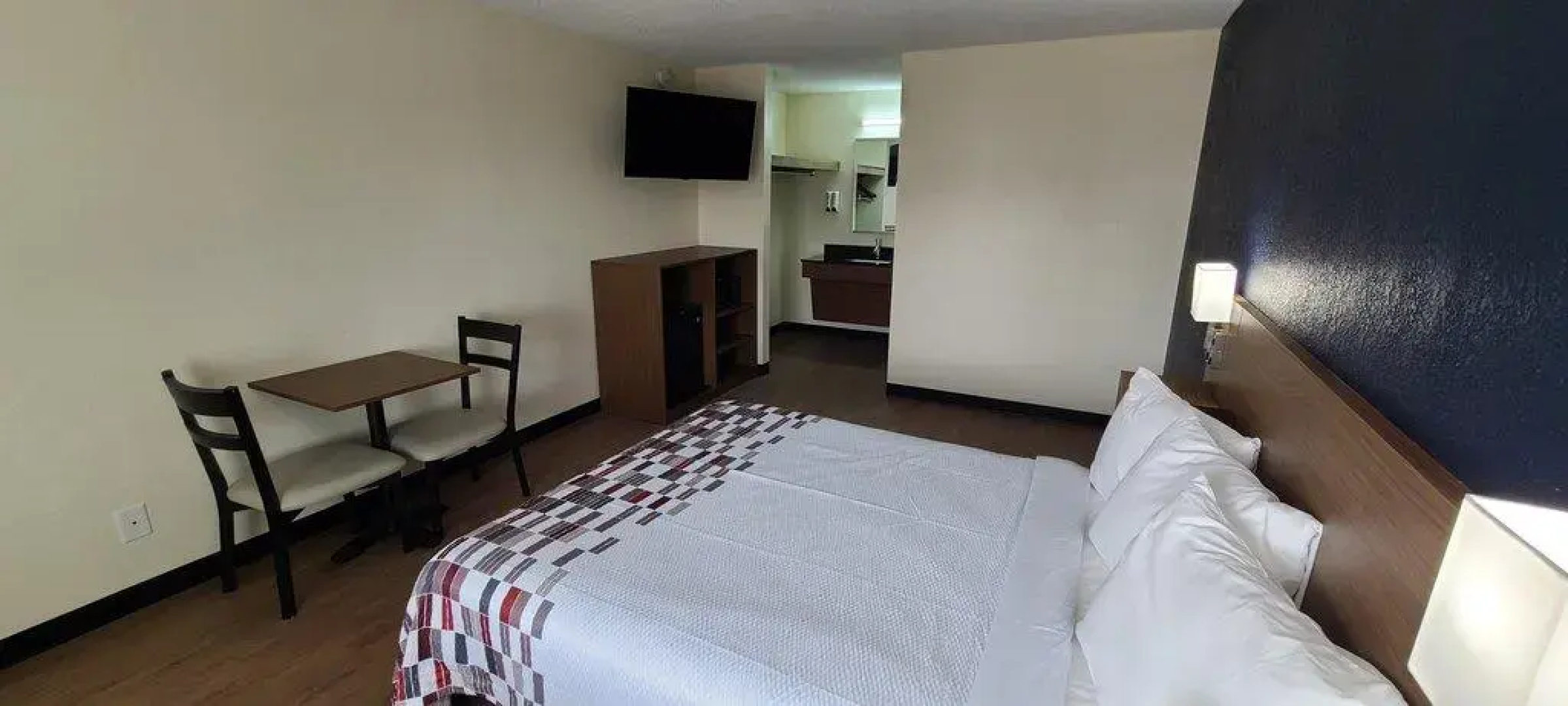 Red Roof Inn Byron
