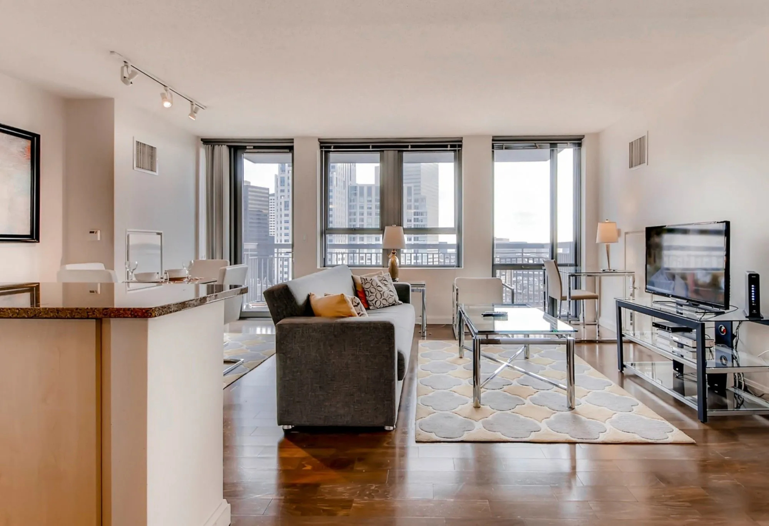 Global Luxury Suites at China Town