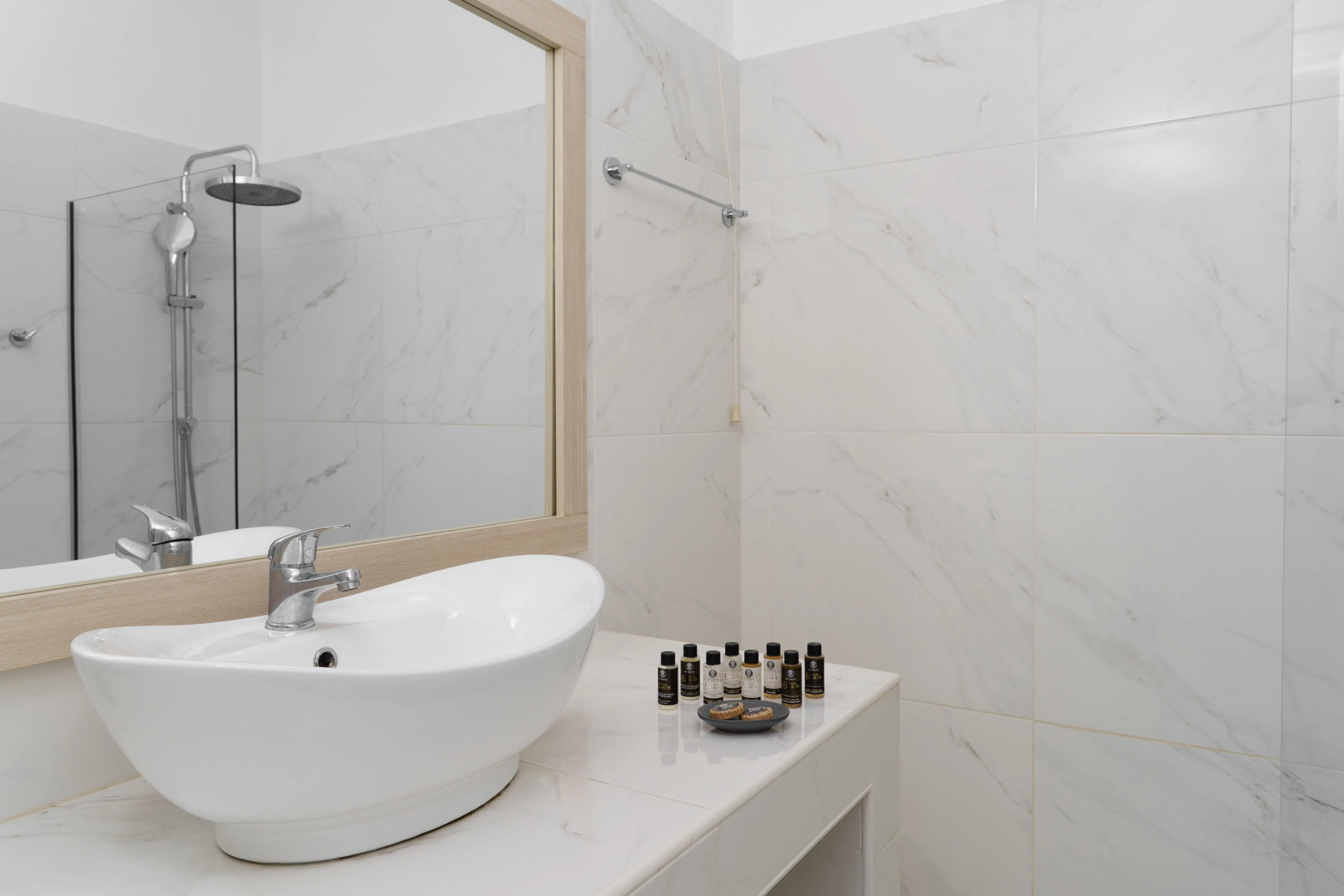 Mr & Mrs White Tinos