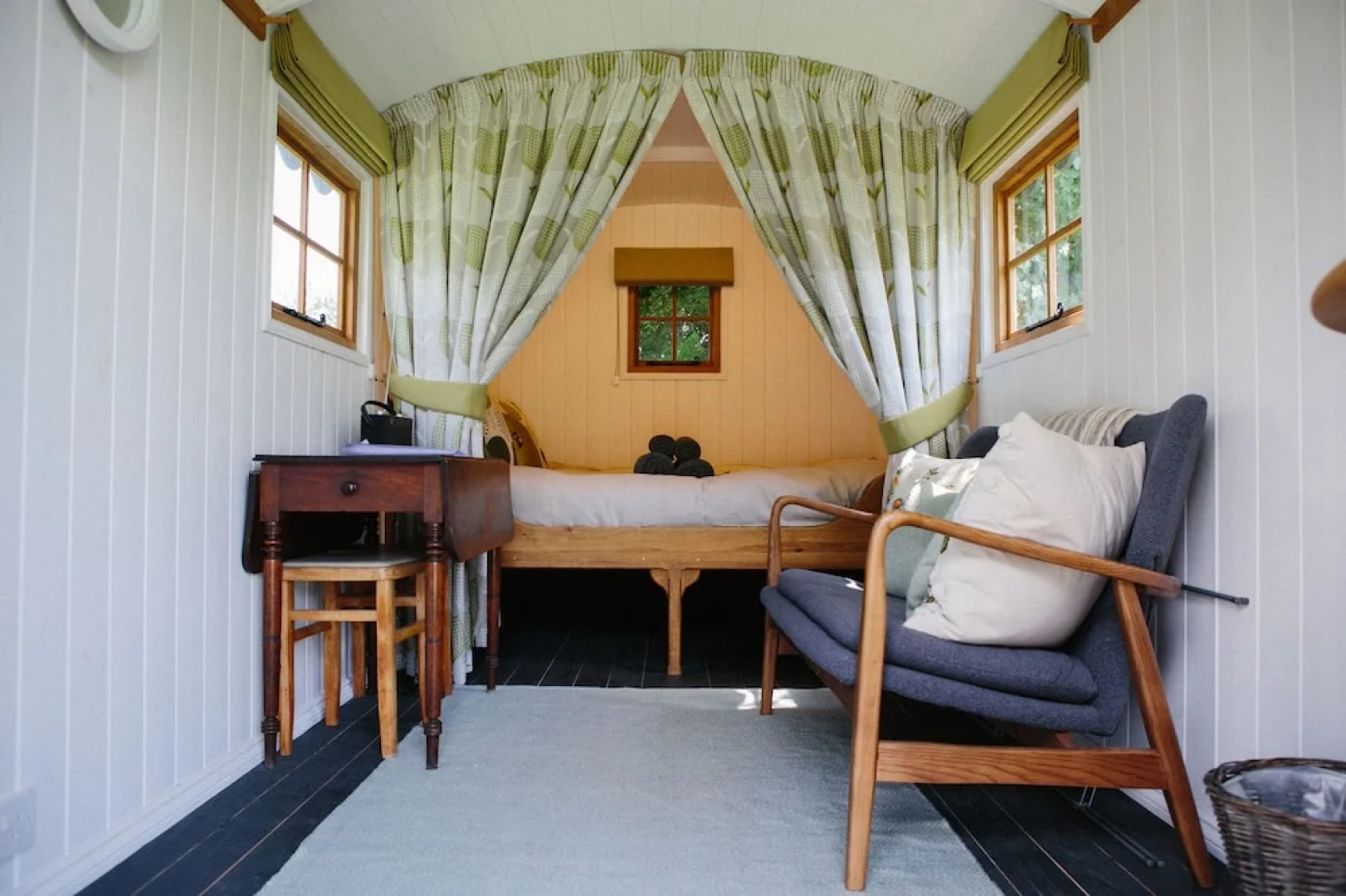 The Cluster @ The Queen - Caravan Park