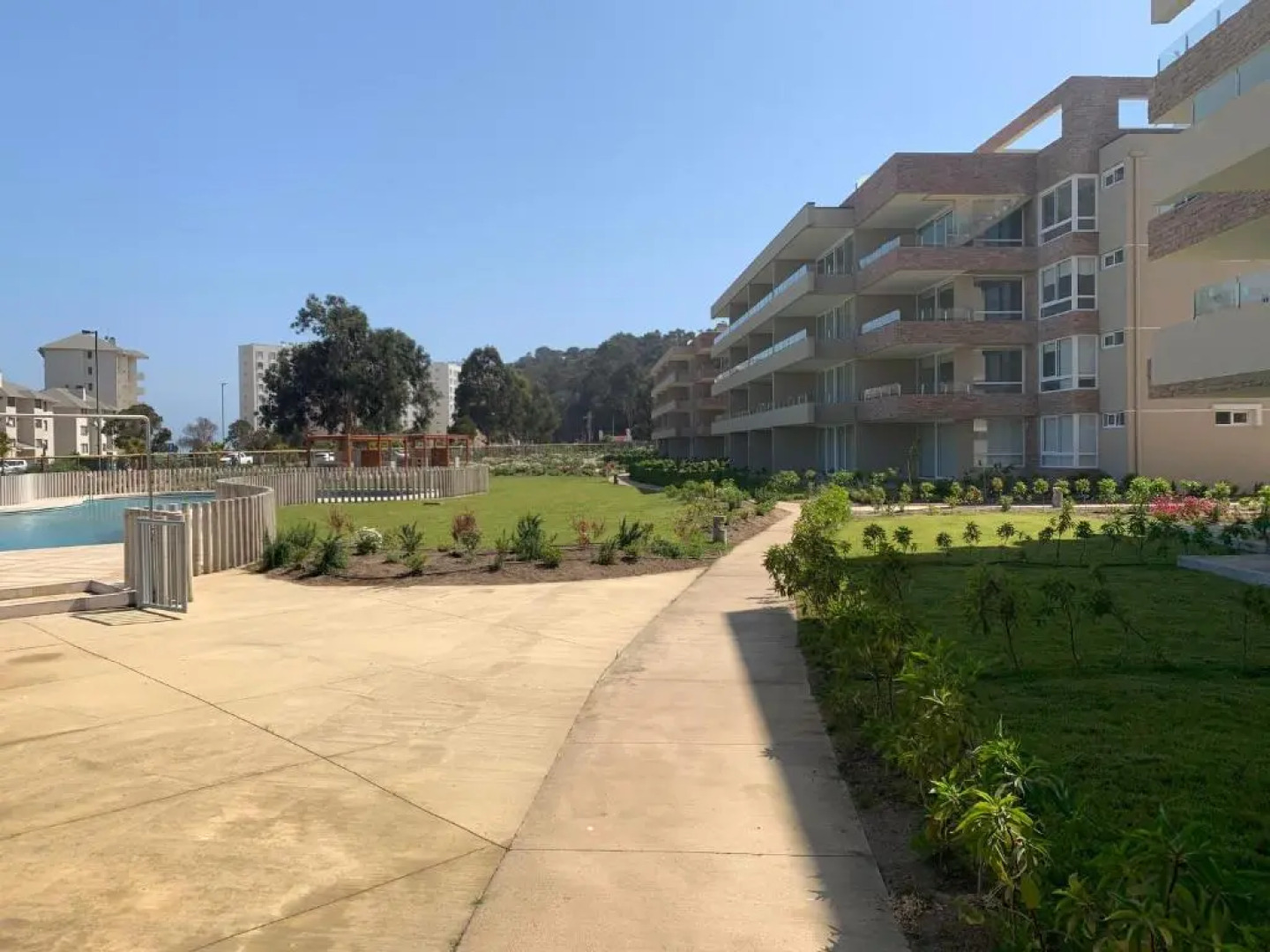 Departamento con terraza propia incluida en azotea en Punta Puyai