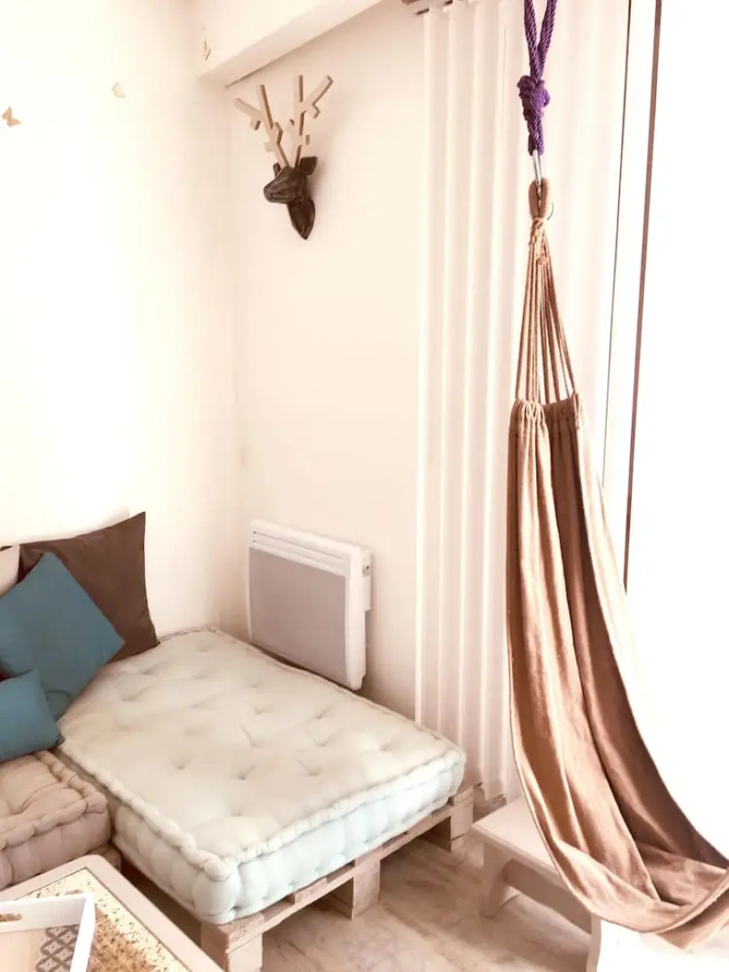 House With one Bedroom in Châteauneuf-val-saint-donat, With Wonderful Mountain View, Shared Pool, Enclosed Garden