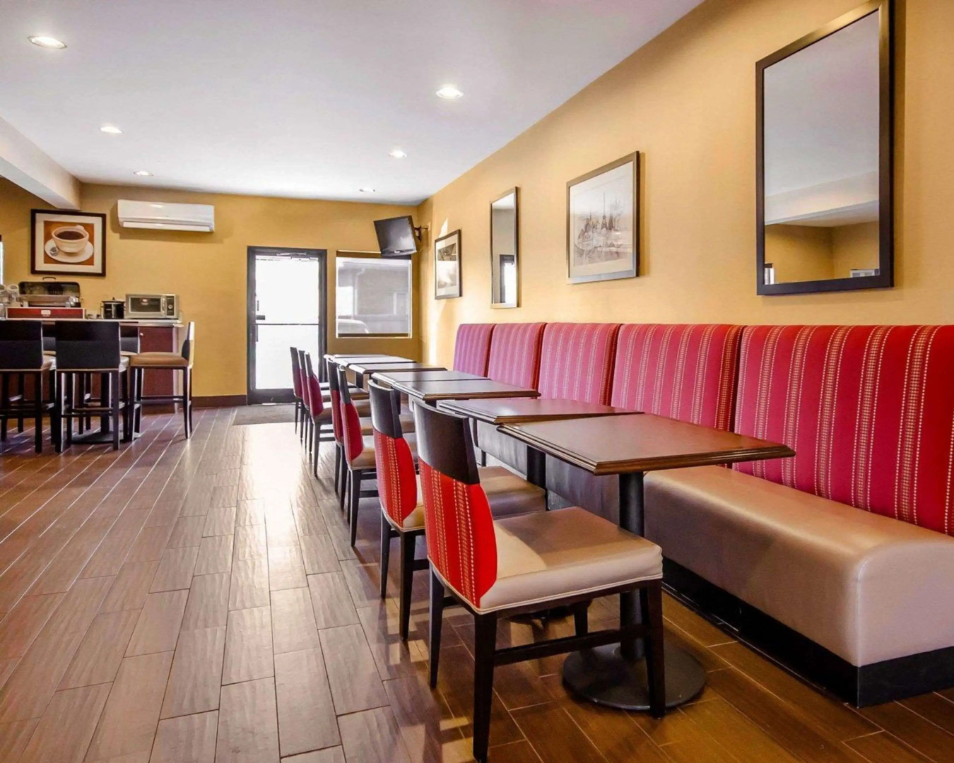 Comfort Suites Louisville East