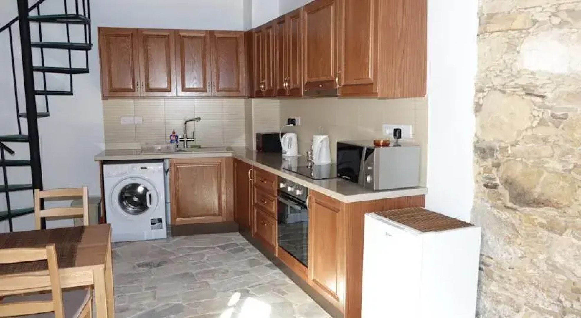 Papaioannou Guest Houses