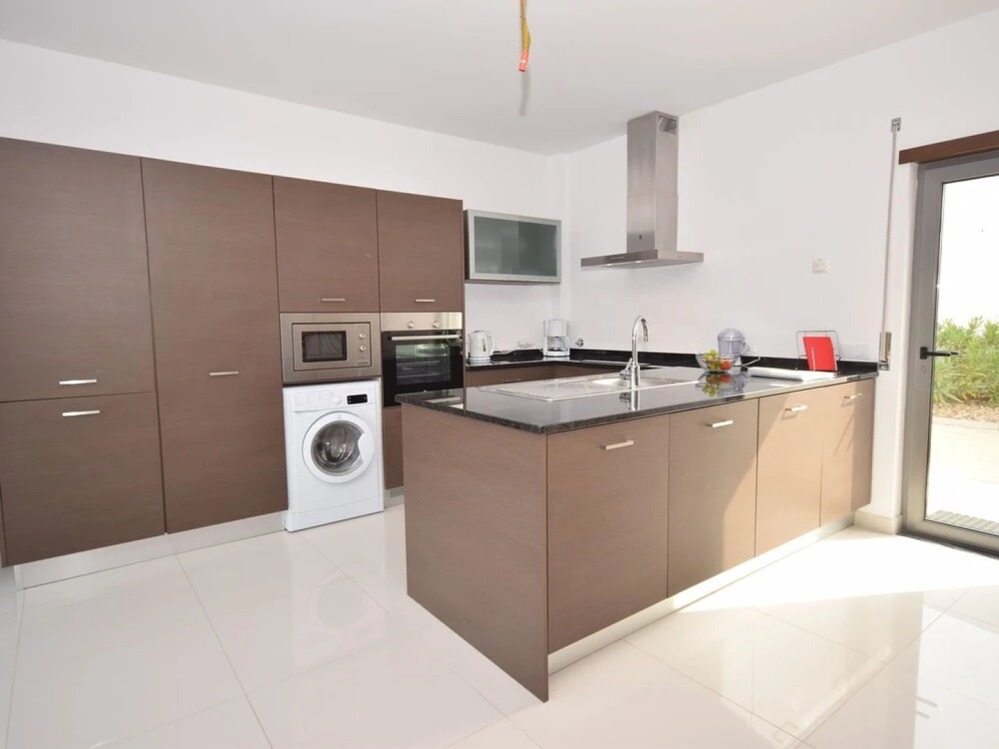 Modern villa with private pool just 400m from the sea