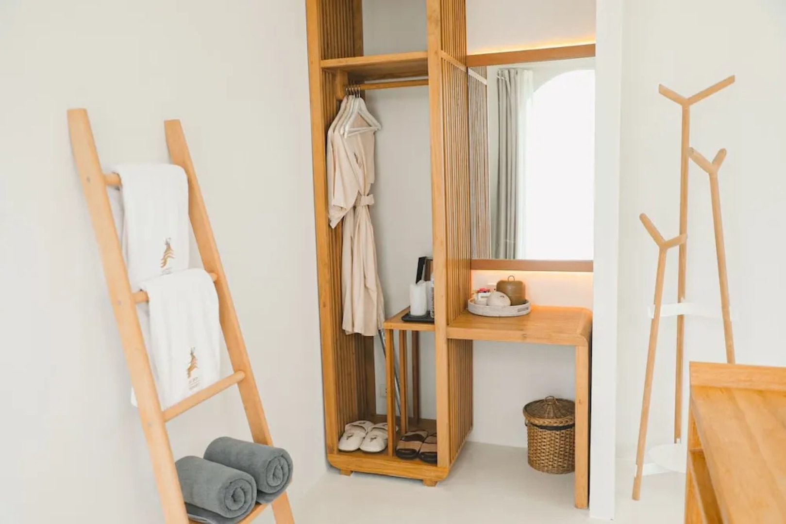 Cape by Sichon Tesoro