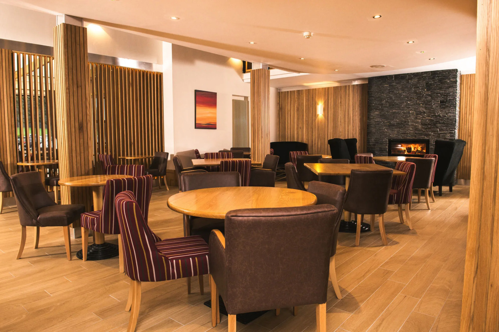 La Mon Hotel And Country Club