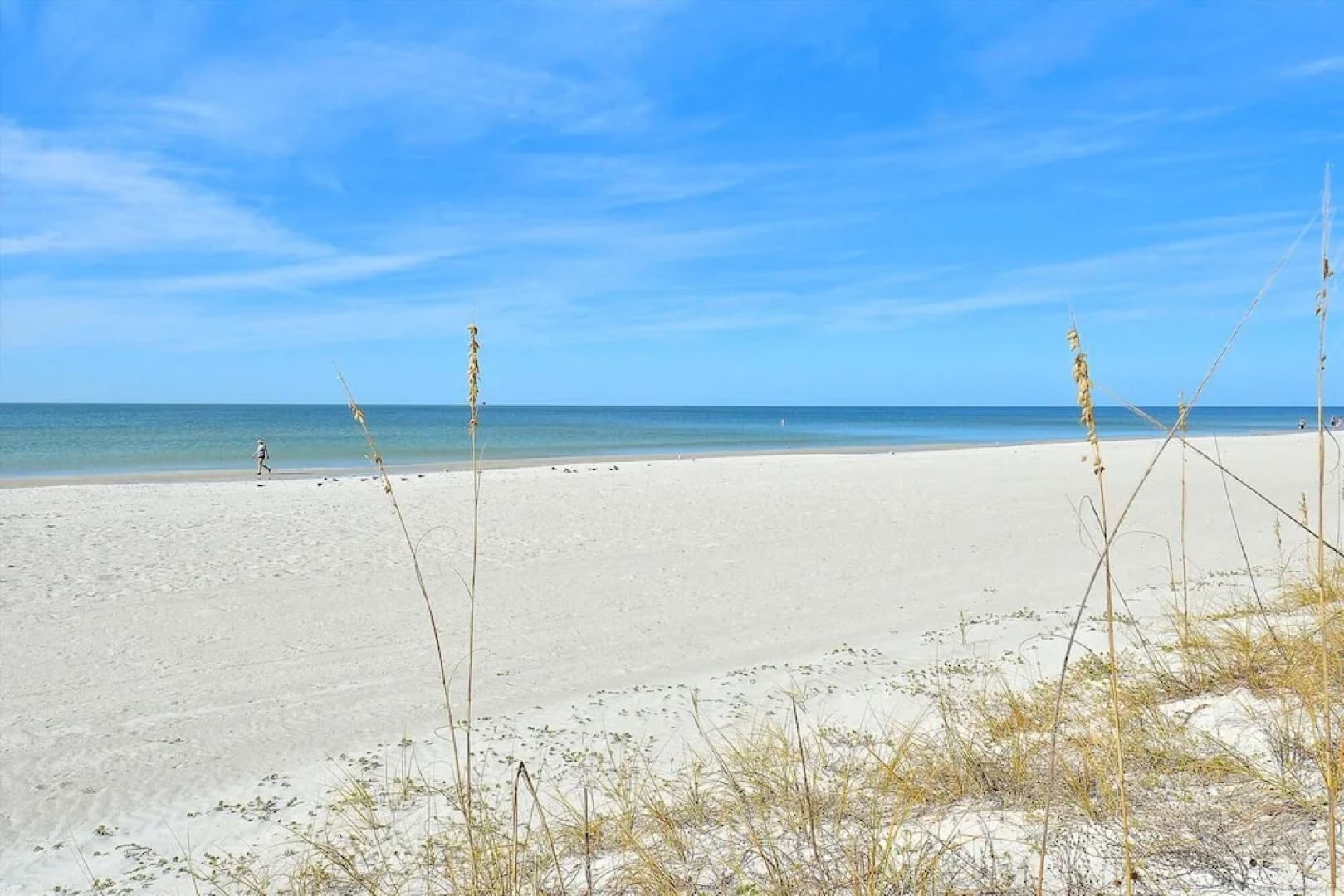 Sunset Villas 4 Awesome Views/2 Balconies/pool/deck/bbq!