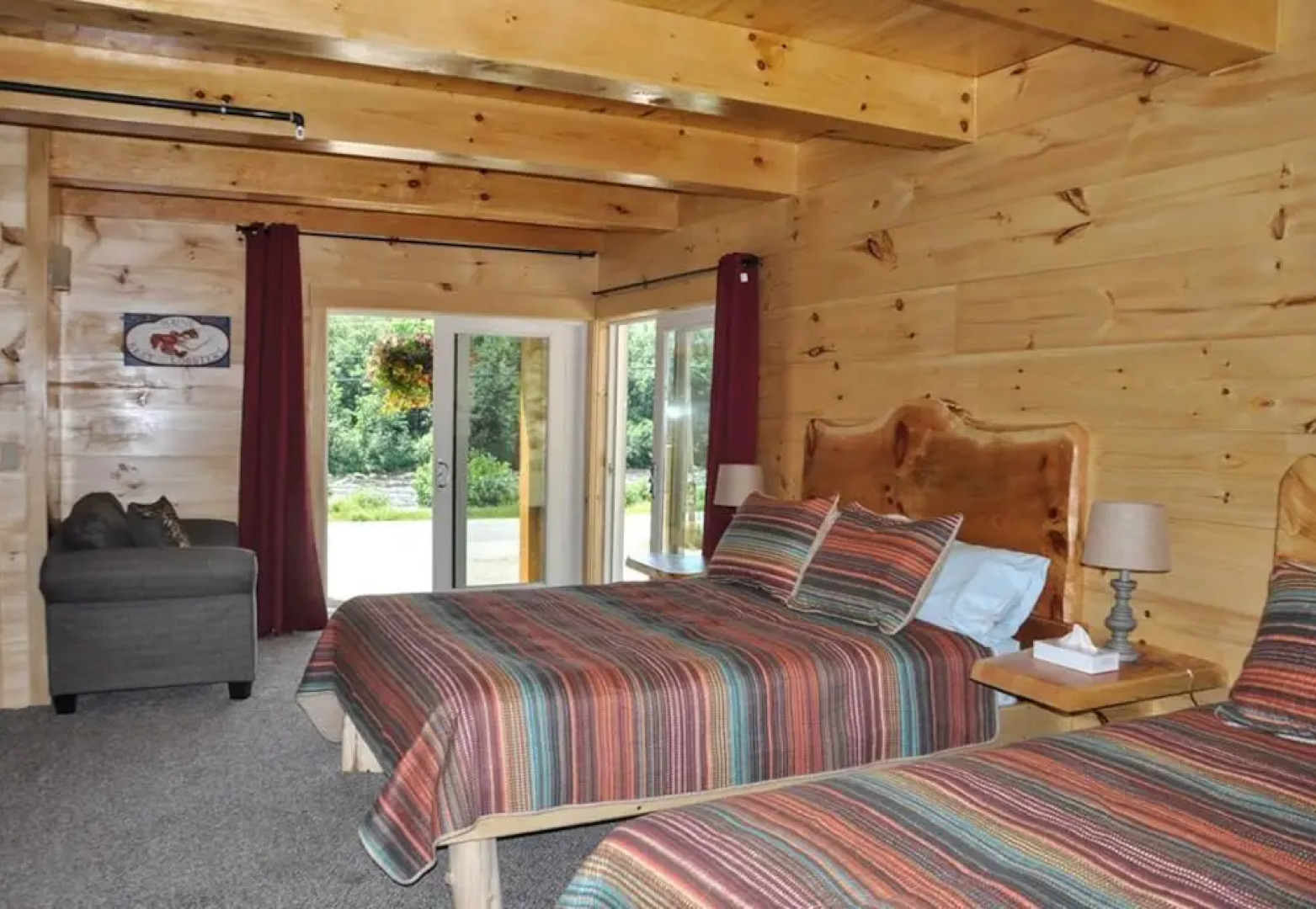 Hawks Nest Lodge And Restaurant