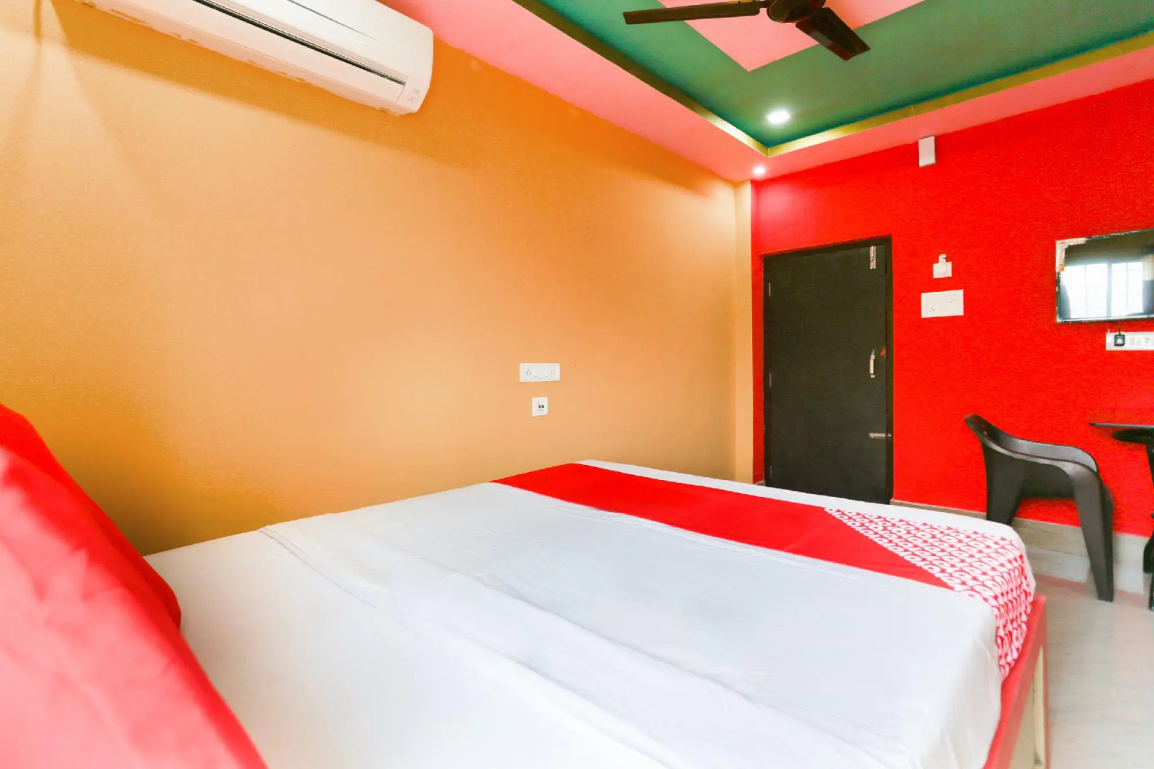 OYO Flagship 64771 The Platinum Inn