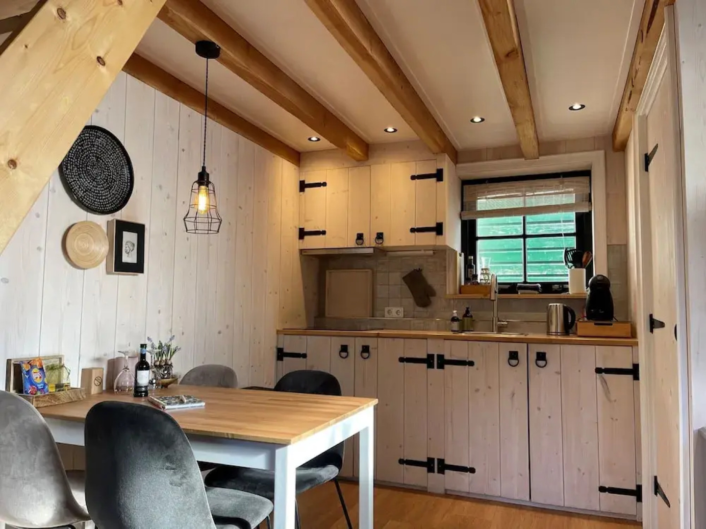 Inviting Chalet in Monnickendam With Garden