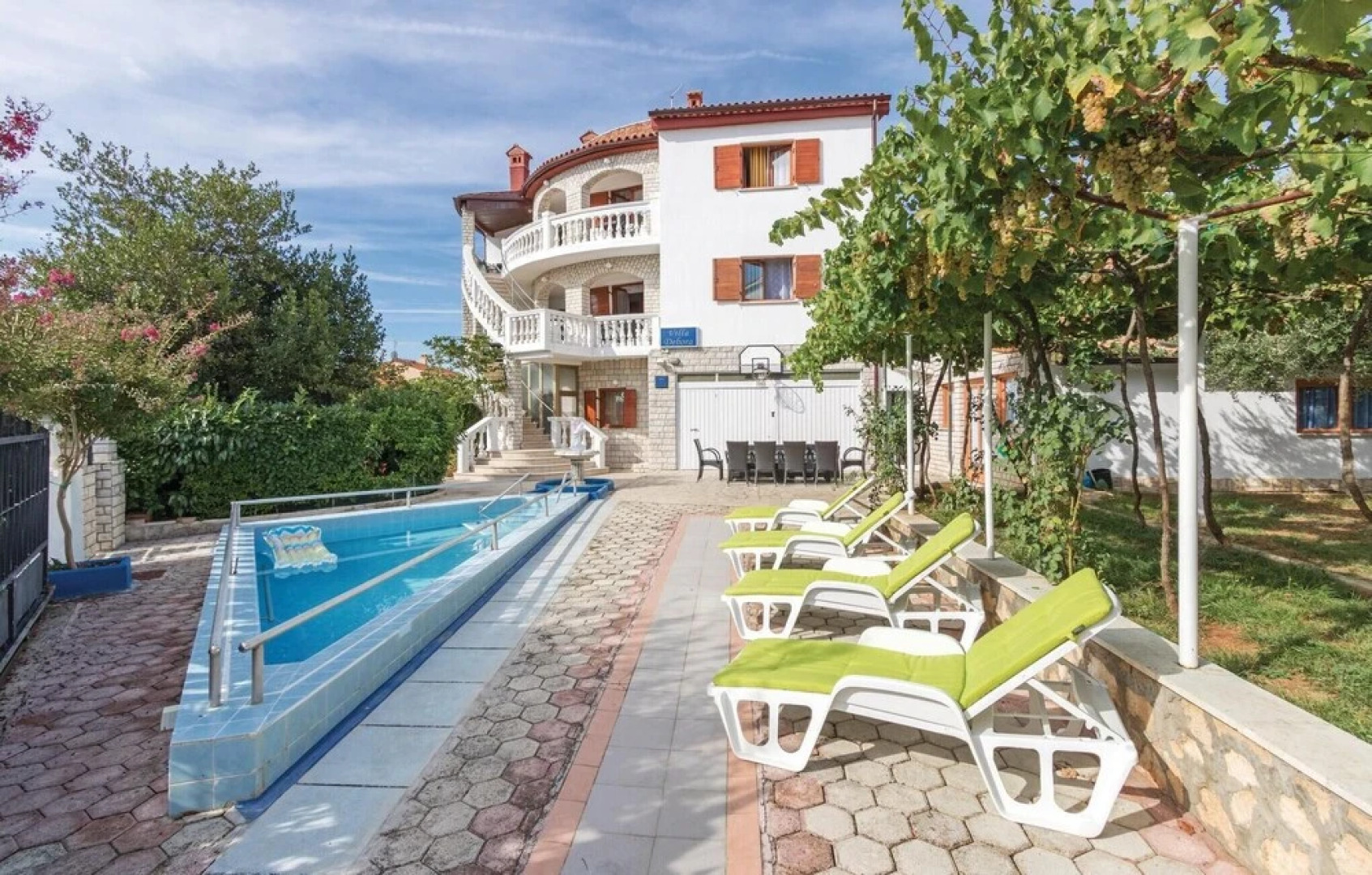 Nice Home in Pula With Wifi and 8 Bedrooms