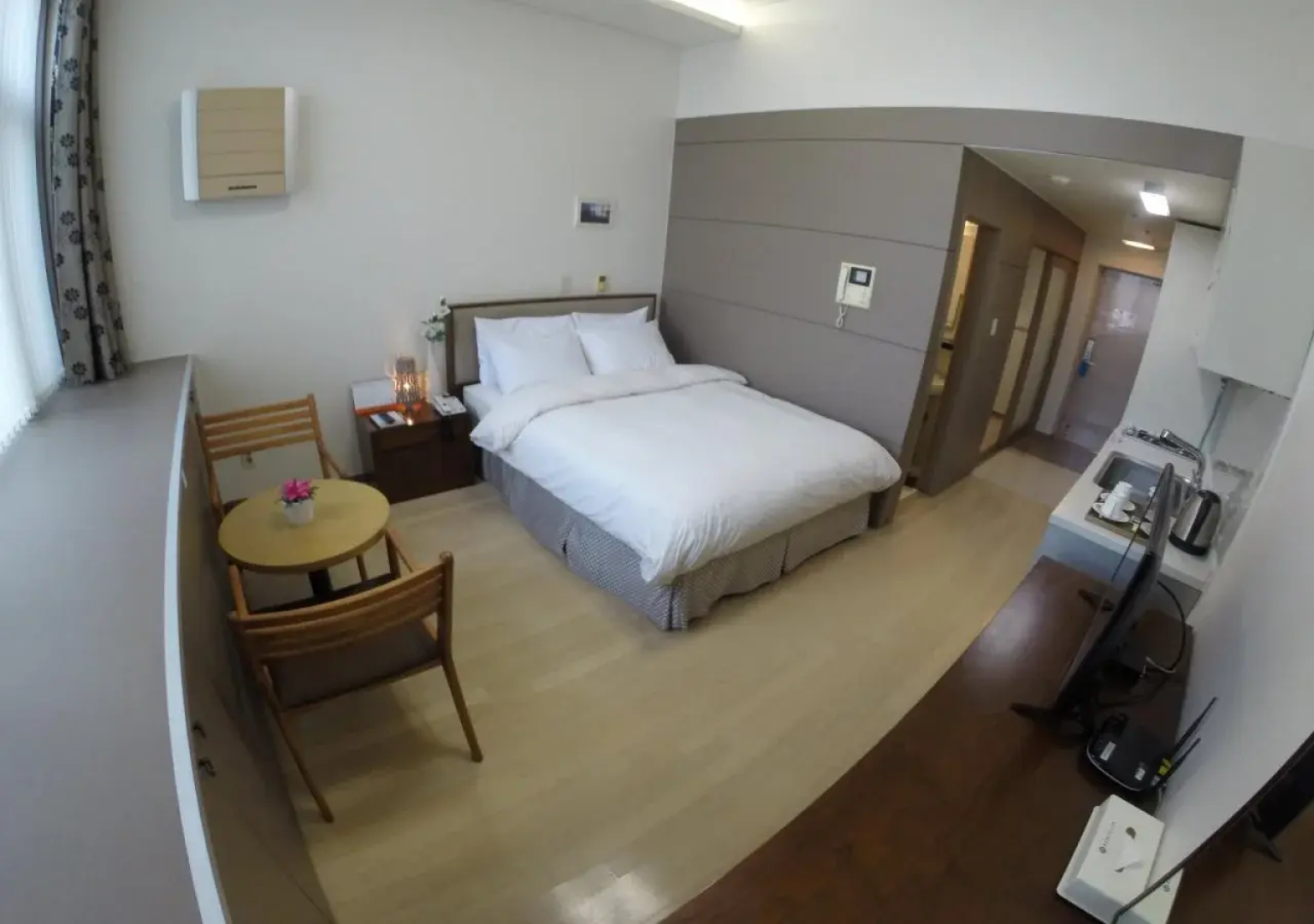 Residence & U