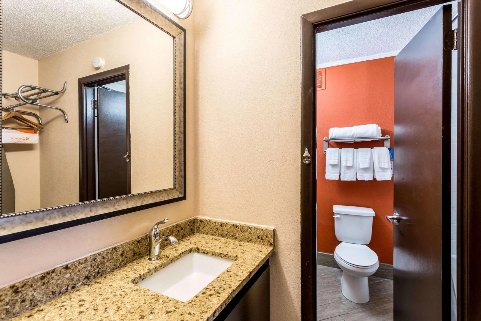 Comfort Inn & Suites Nashville Downtown – Stadium