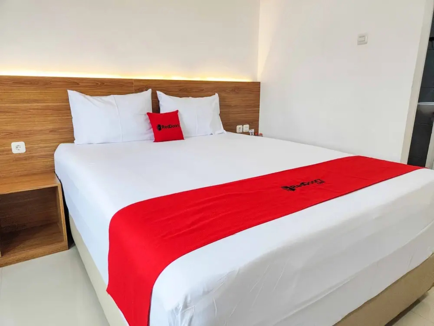 RedDoorz near Prambanan Temple