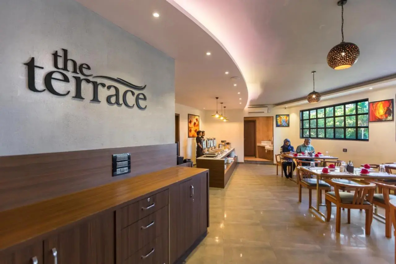 Aura One Hotel