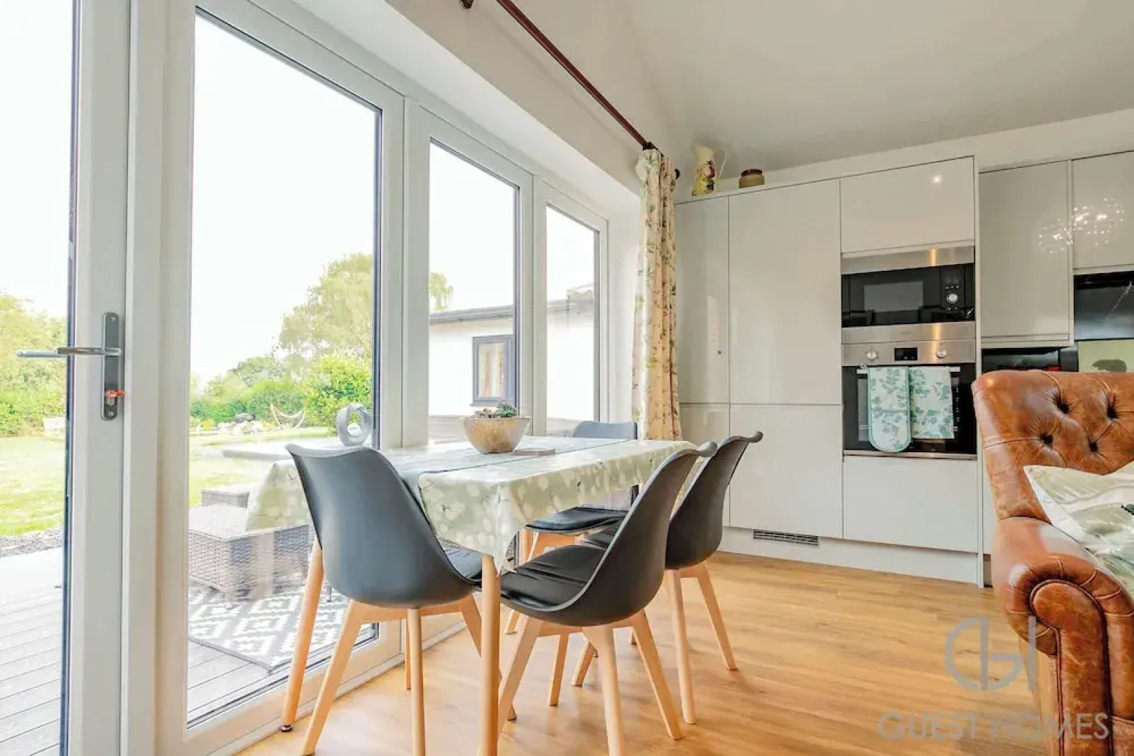 Host Stay Little Highlands