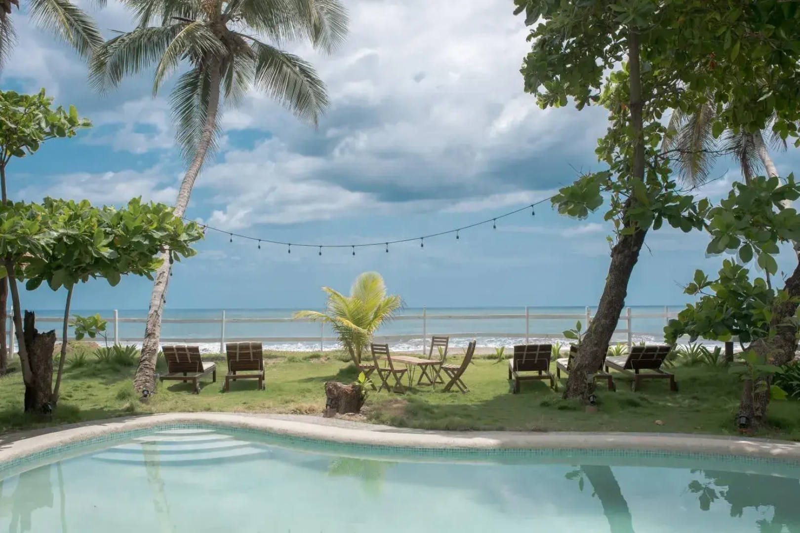 Aaki Hotel